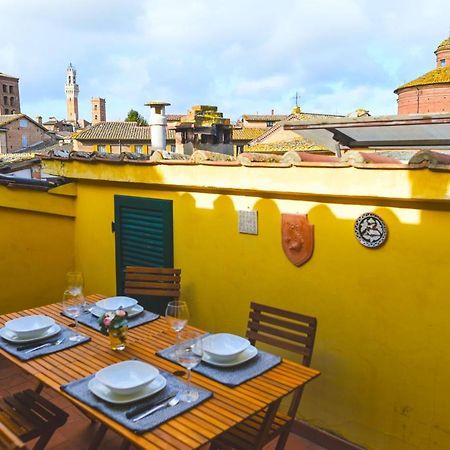 Apartamento Un Terrazzo Sulla Magia Siena Exterior foto