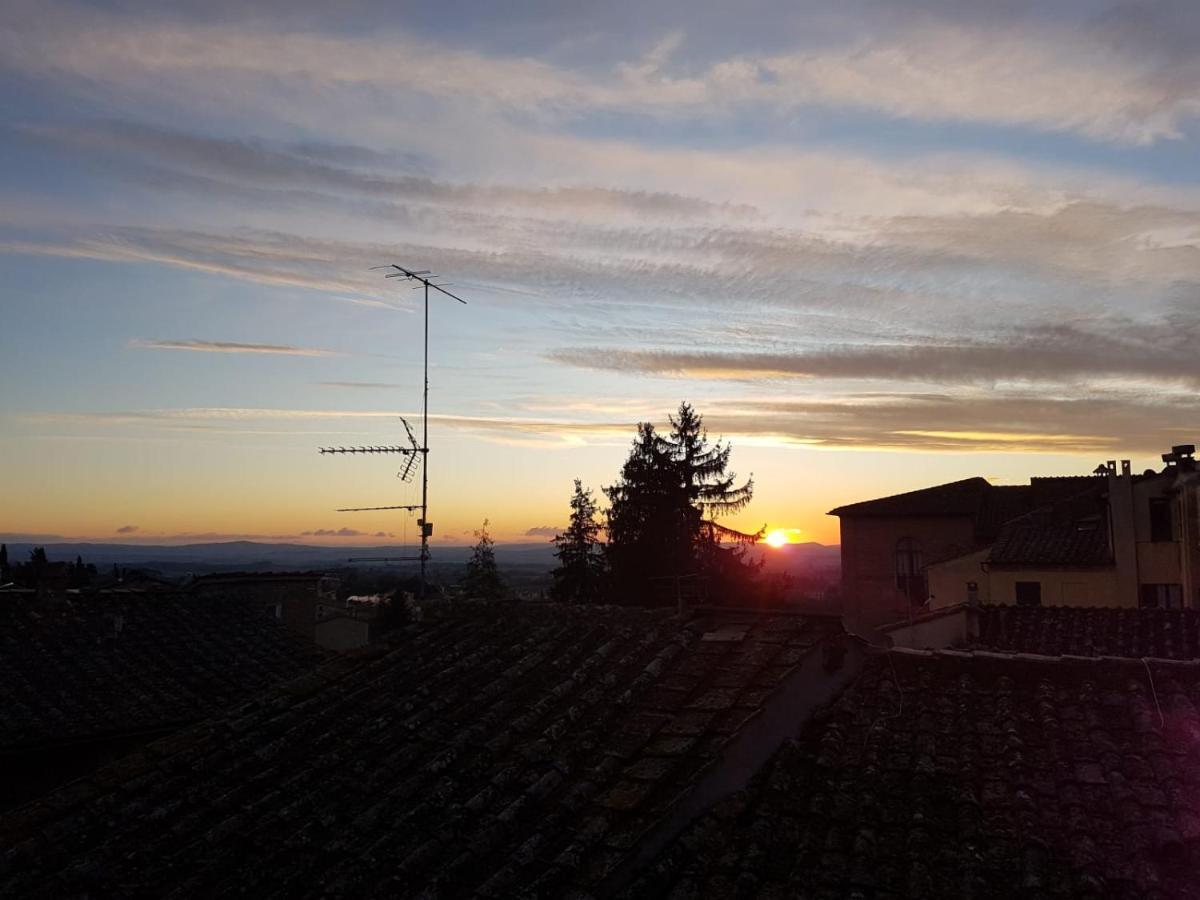 Apartamento Un Terrazzo Sulla Magia Siena Exterior foto